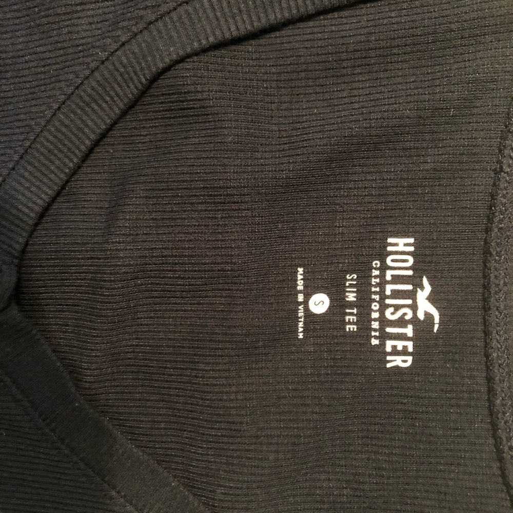 Hollister scoop neck button down fitted shirt